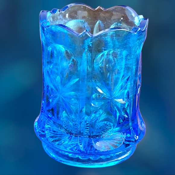 Vtg Bud Base Blue Cut Glass - Picture 1 of 4